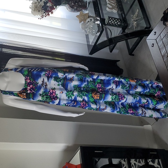Dresses & Skirts - Tommy bahama maxi dress NWOT L